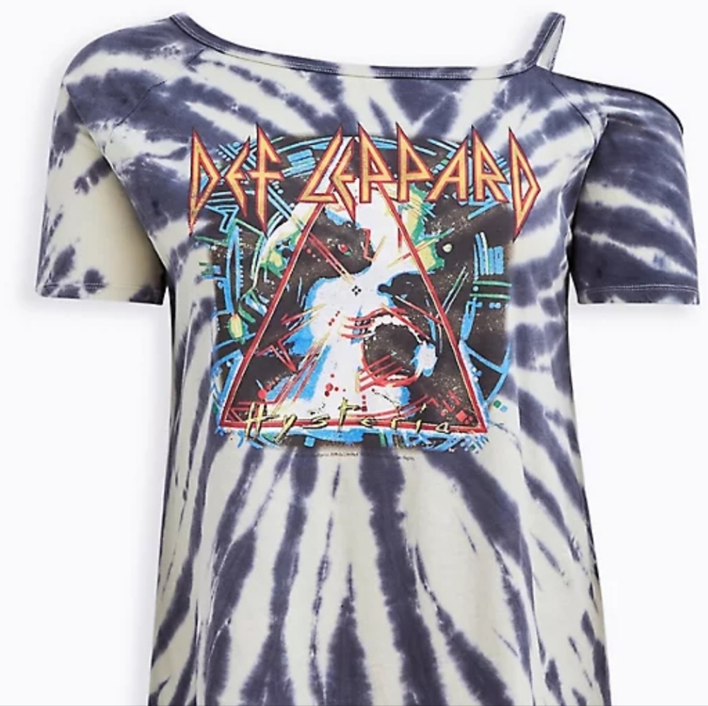 Def Leppard off the shoulder Tee